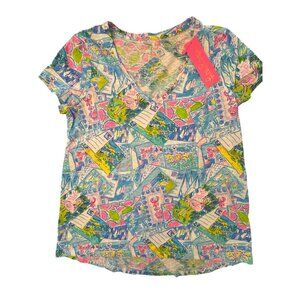 Lilly Pulitzer Etta V-Neck Top Medium NWT Wish You Were Here Postcard Print Tee